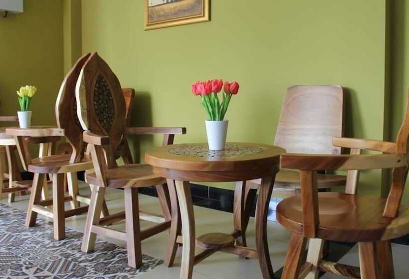 هتل Granada Inn Palu