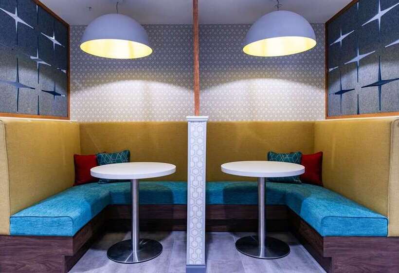 Отель Hampton Inn Paris