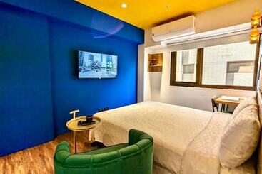 هتل Journey Town Inn