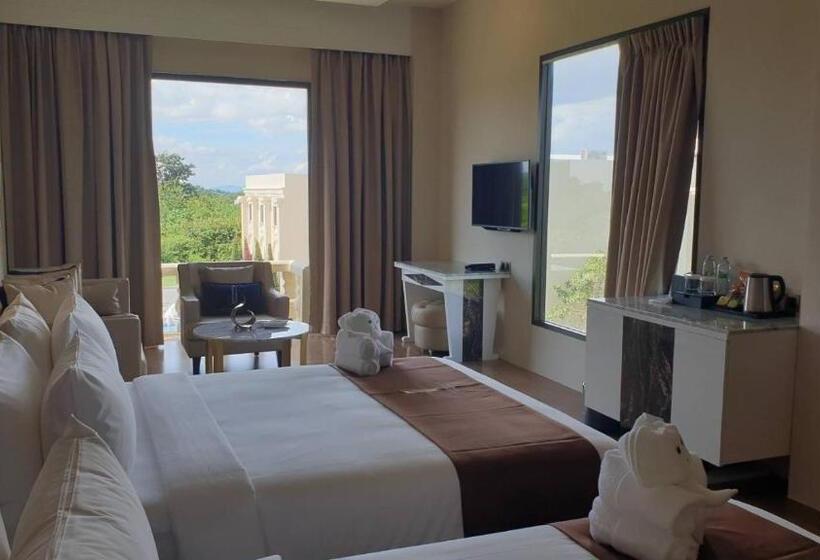هتل Jupiter Trevi Resort And Spa