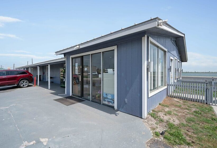 هتل Oyo  Rockport Bay View