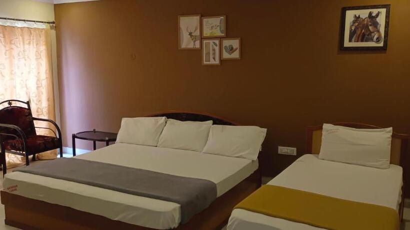 Отель Sridhar Lodge
