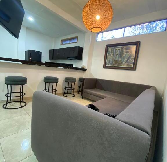 Mahalo Hostel