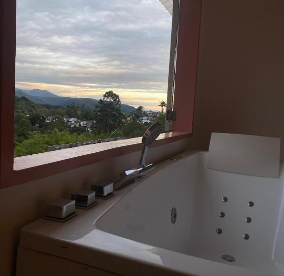 Mahalo Hostel