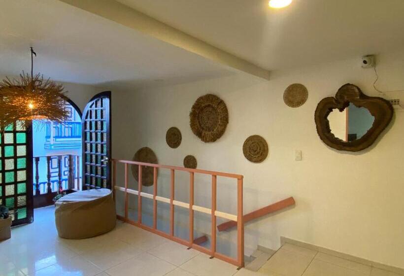 Mahalo Hostel