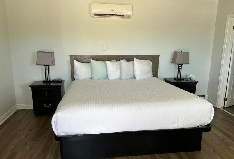 Middleton Motel & Suites