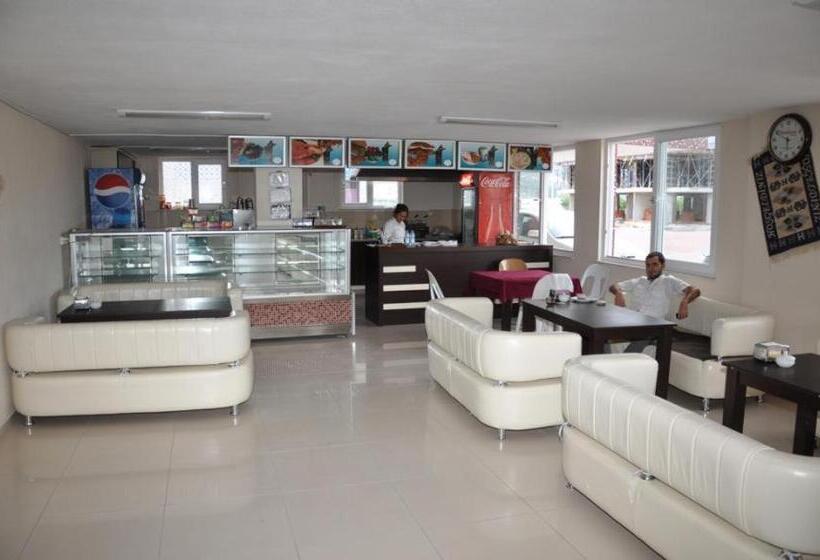 Oz Ulutas Apart Evleri