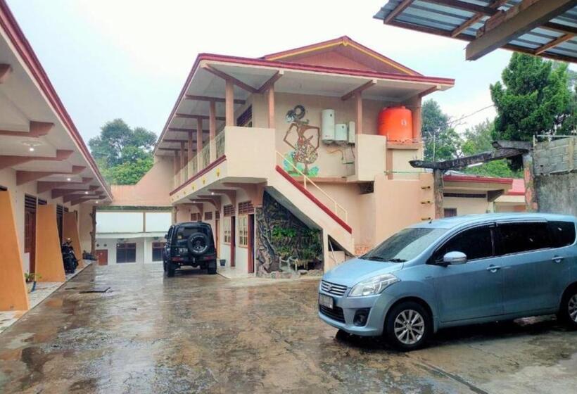 פנסיון Arjuna Sari Bandungan