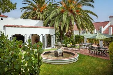 پانسیون Deux Frères Wine Estate & Luxury Villas