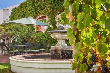پانسیون Deux Frères Wine Estate & Luxury Villas