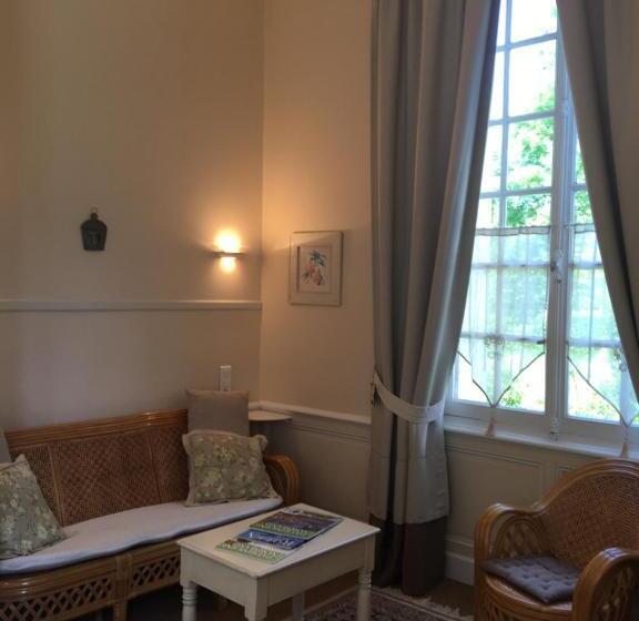 ベッドアンドブレックファースト Chambres D'hôtes & Gites La Chatellenie