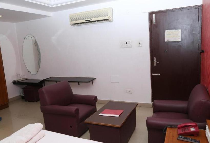 בית מלון כפרי Sri Srinivasar Residency