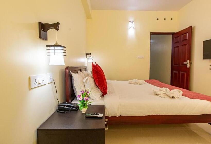 هتل Woodside Residency
