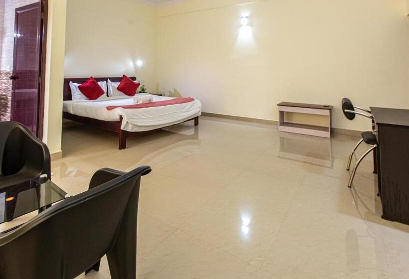 هتل Woodside Residency