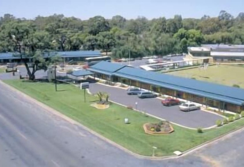 مُتل Deniliquin Country Club Motor Inn