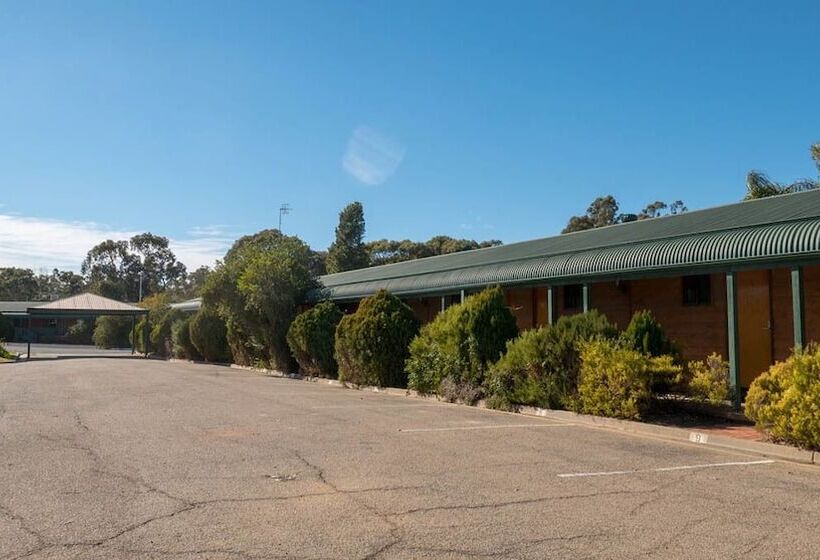 مُتل Deniliquin Country Club Motor Inn