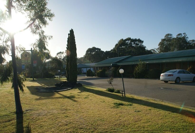 مُتل Deniliquin Country Club Motor Inn