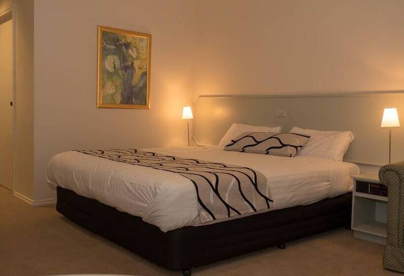 مُتل Deniliquin Country Club Motor Inn