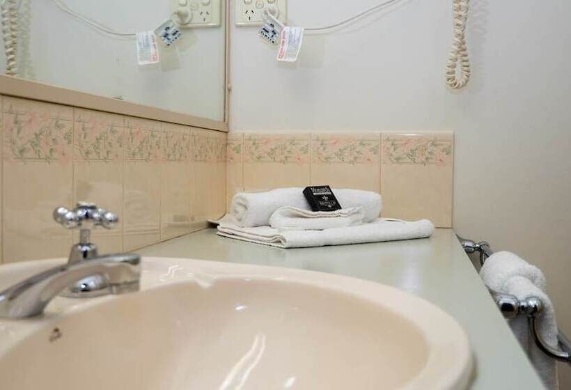 مُتل Deniliquin Country Club Motor Inn