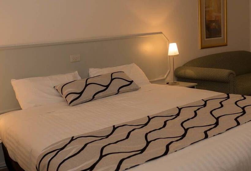مُتل Deniliquin Country Club Motor Inn