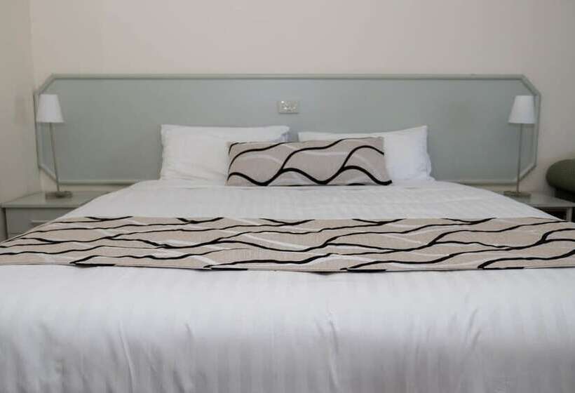 مُتل Deniliquin Country Club Motor Inn