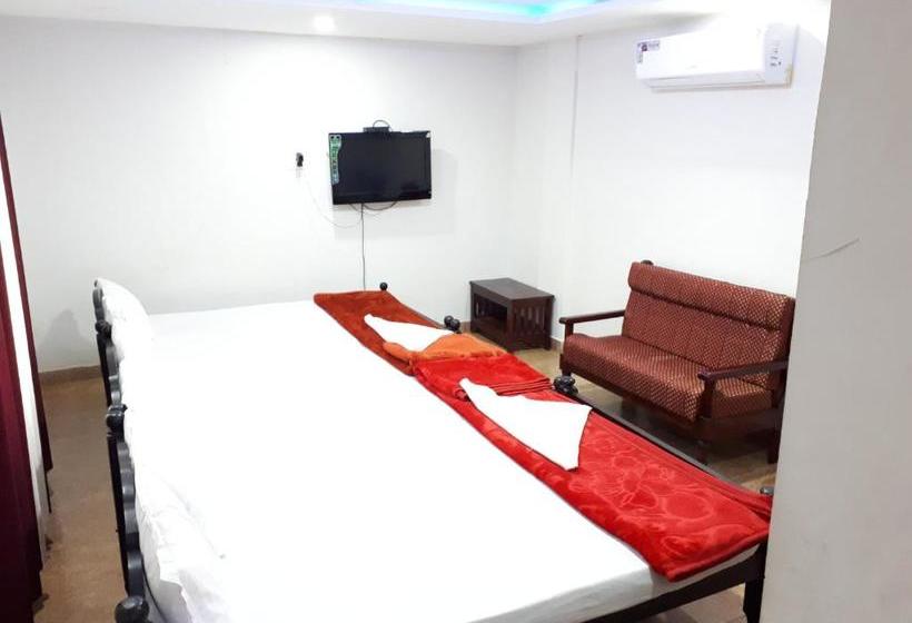 Пансион Deluxe Residency