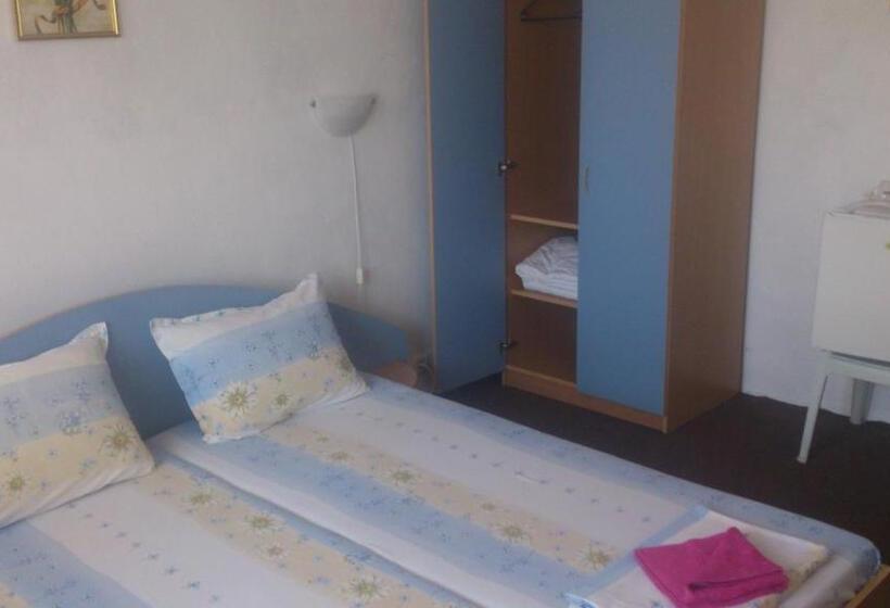 پانسیون Svetla Guest House