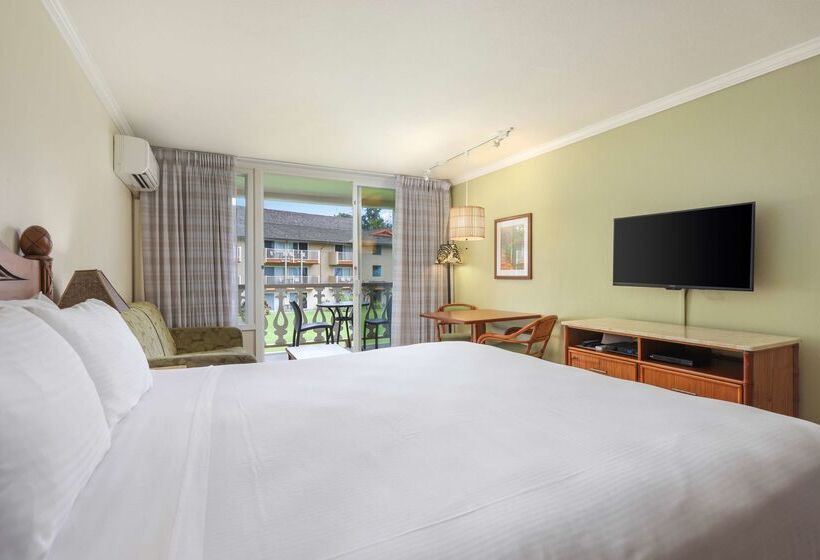 هتل Aston Islander On The Beach