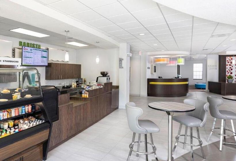 Fotos del hotel Avanti International Resort:  17