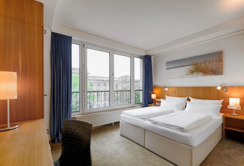 Отель Berlin Mitte By Campanile