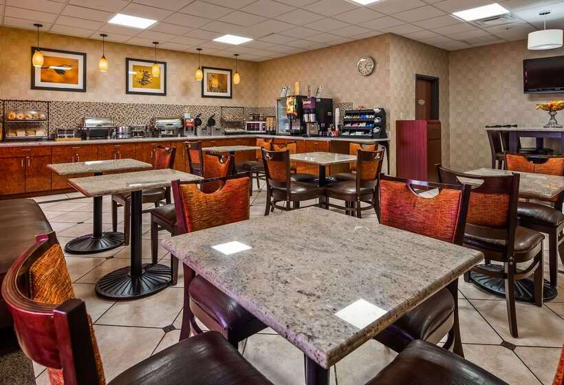 בית מלון כפרי Best Western Plus Memorial Inn