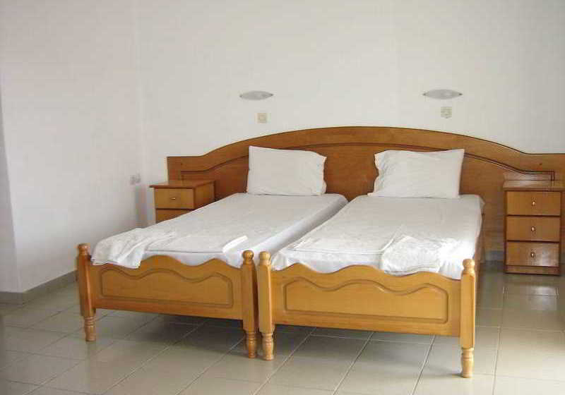 ホテル Caravel Pool