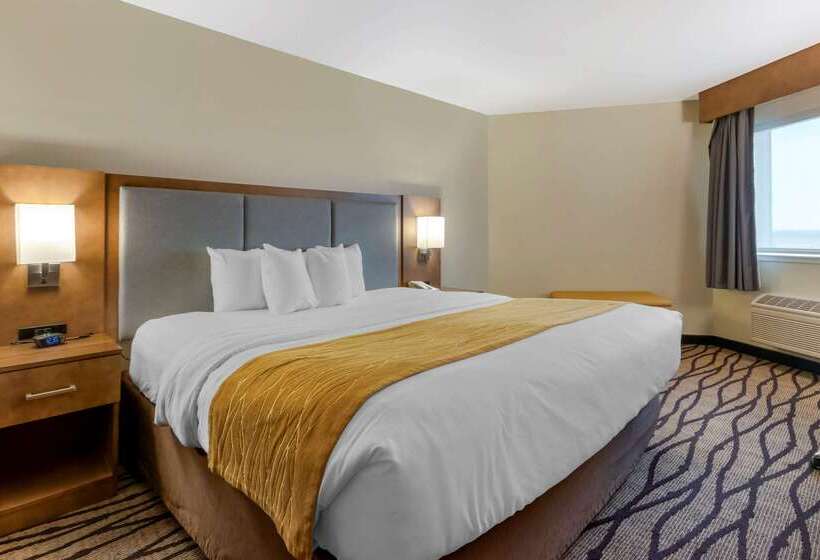هتل Comfort Inn & Suites Market   Airport