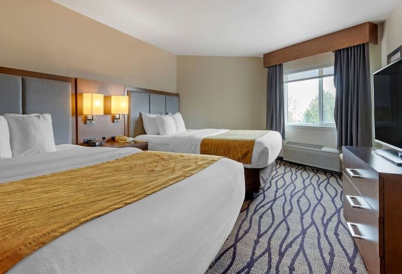 هتل Comfort Inn & Suites Market   Airport
