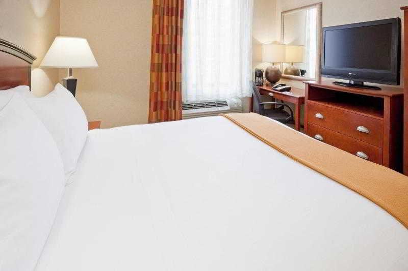 هتل Red Lion Inn and Suites Brooklyn