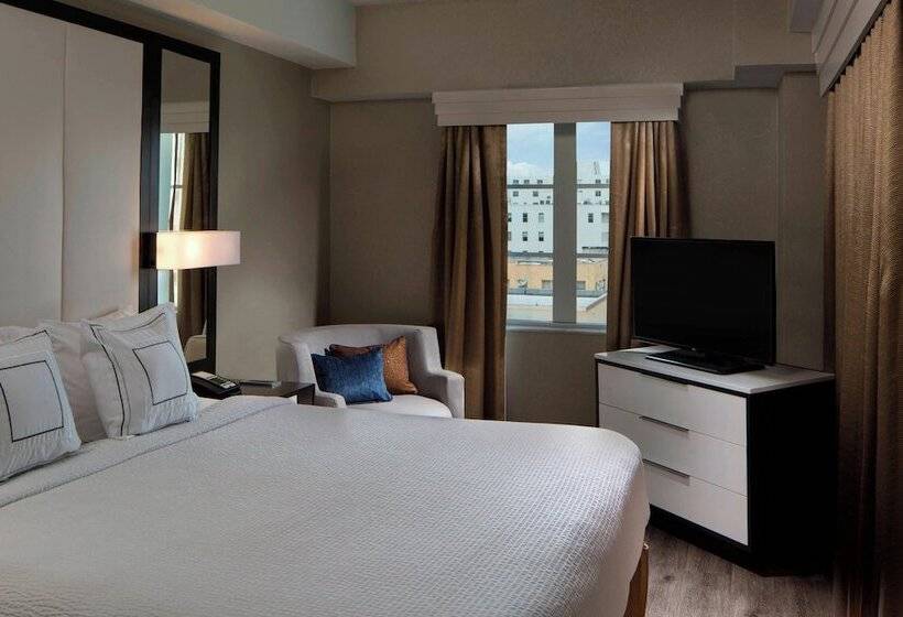 هتل Courtyard Miami Beach South Beach