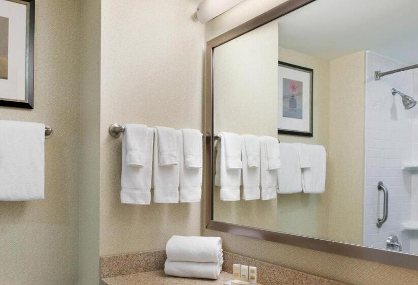 هتل Courtyard New York Manhattan/upper East Side