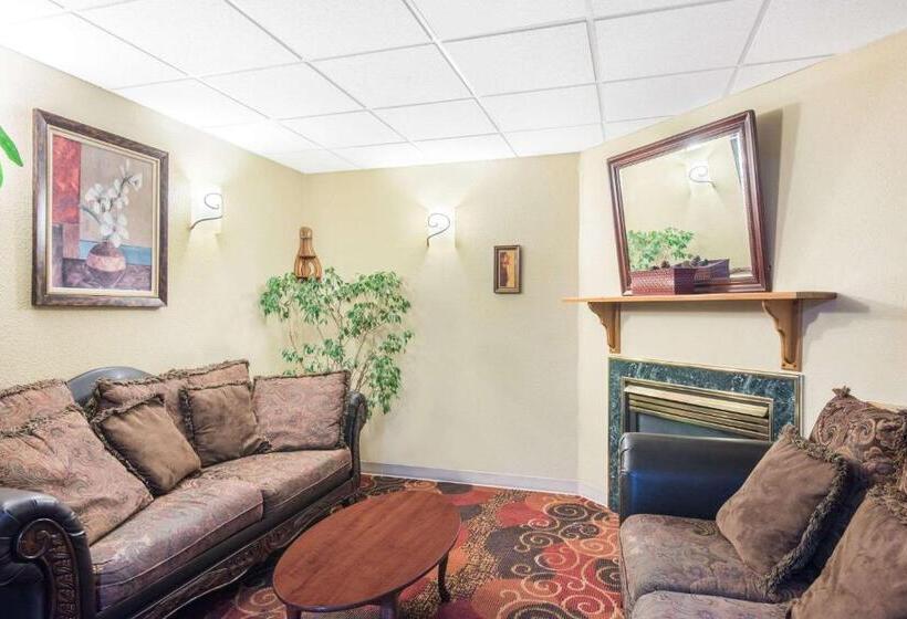 هتل Days Inn By Wyndham Colchester Burlington