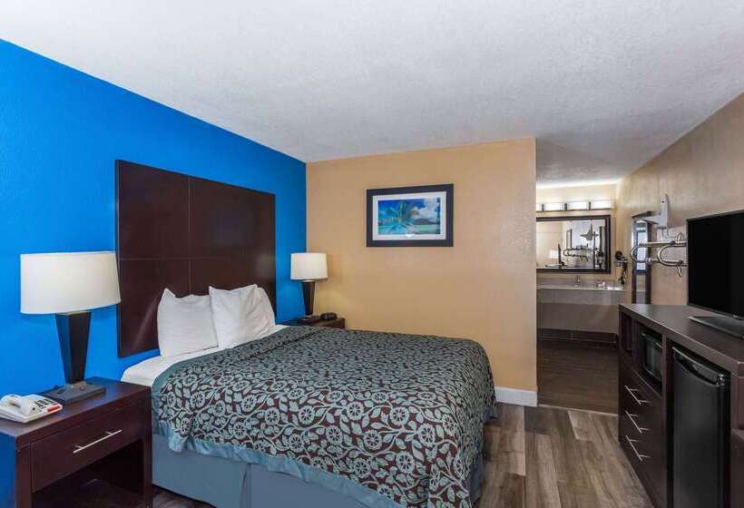 בית מלון כפרי Days Inn By Wyndham Sarasota Bay