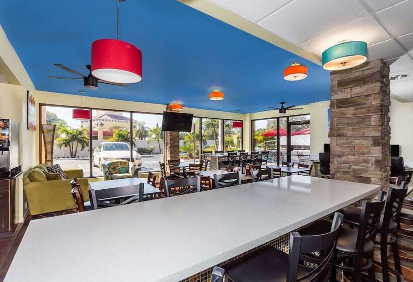 בית מלון כפרי Days Inn By Wyndham Sarasota Bay