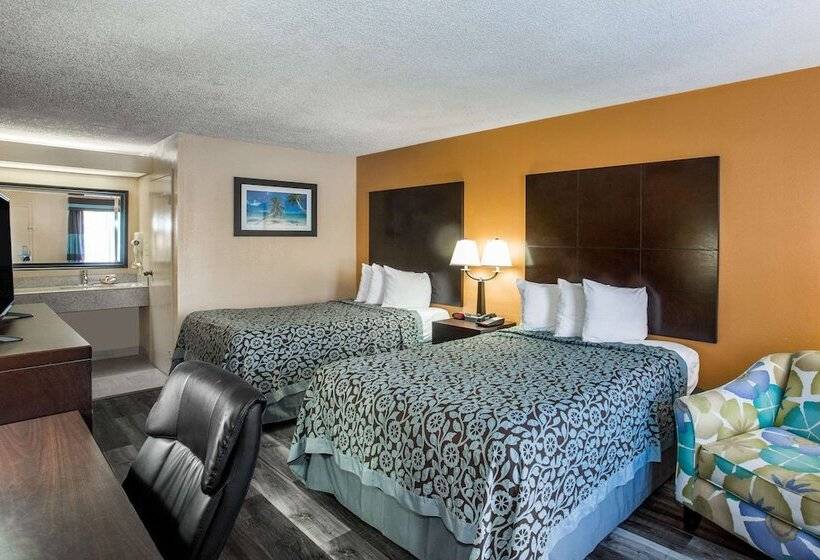 בית מלון כפרי Days Inn By Wyndham Sarasota Bay