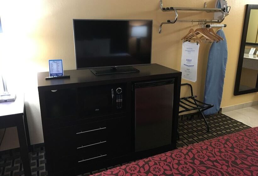בית מלון כפרי Days Inn By Wyndham Sarasota Bay