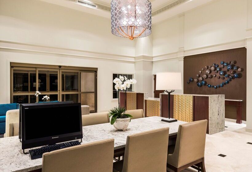 فندق Doubletree Suites By Hilton Naples
