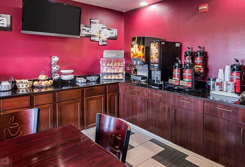 בית מלון כפרי Econo Lodge Inn & Suites Natchitoches