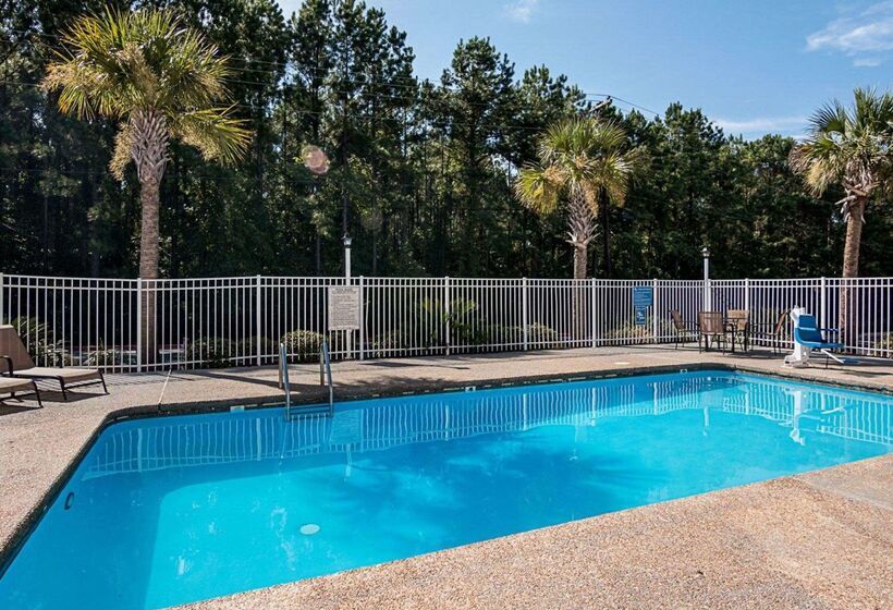 בית מלון כפרי Econo Lodge Inn & Suites Natchitoches