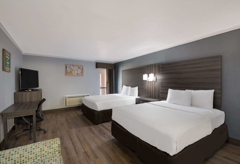 هتل Econo Lodge Near The Domain   The Arboretum