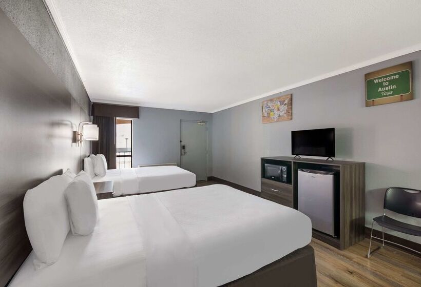 هتل Econo Lodge Near The Domain   The Arboretum