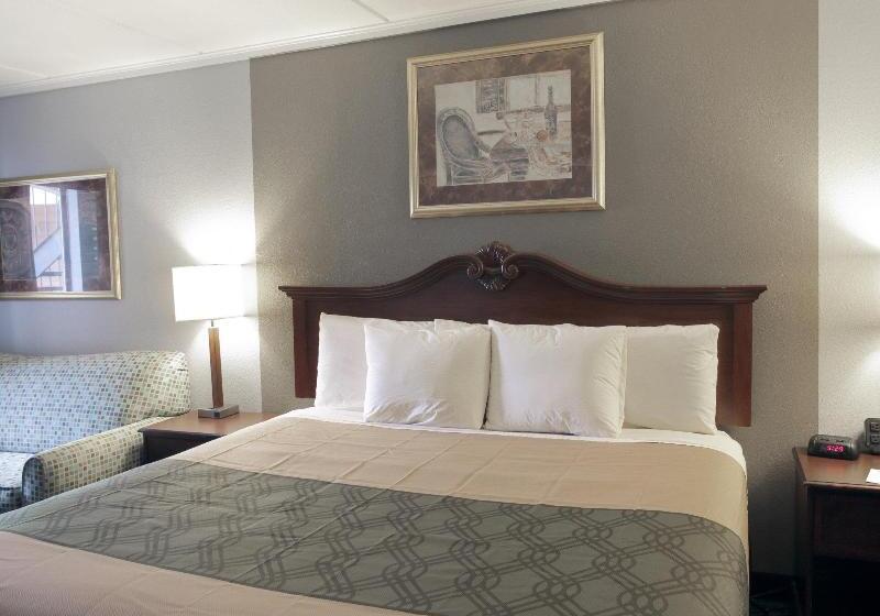 هتل Econo Lodge Near The Domain   The Arboretum