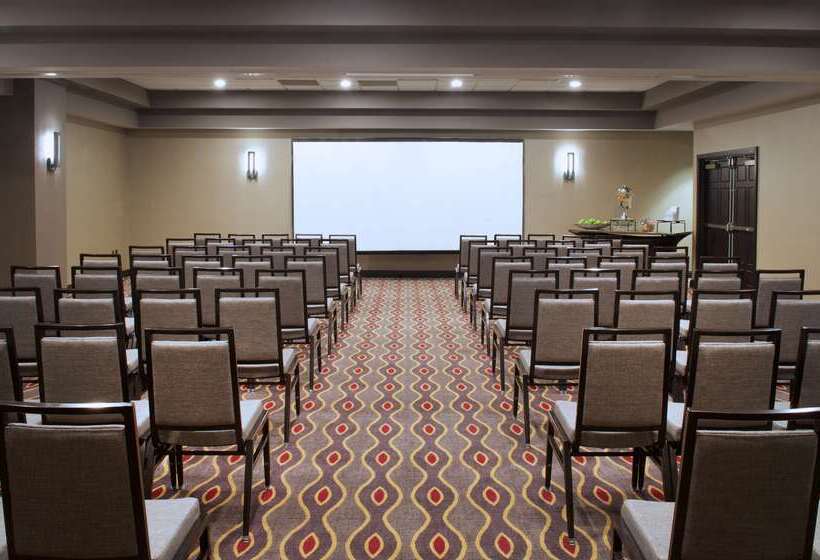 هتل Embassy Suites By Hilton Dulles Airport