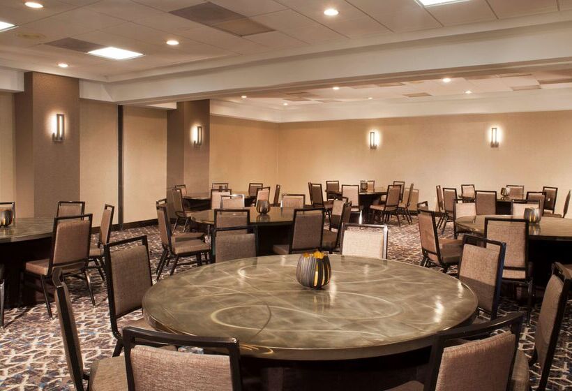 هتل Embassy Suites By Hilton Dulles Airport
